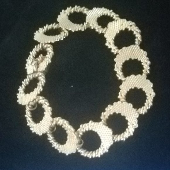 Vintage Textured Circle Bracelet 1/20 12 KT GF - Picture 1 of 8